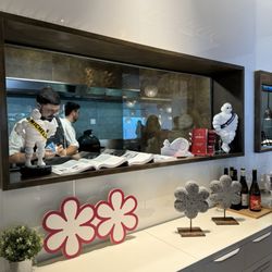 El Rincon de Juan Carlos - The 2 Michelin Stars, look a lot like the Yelp logo!