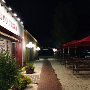 Porto Pizza - Nice outdoor eating area - Pizza Near Me - Vineyard Haven, Massachusetts Porto Pizza - Nice outdoor eating area - Pizza Near Me - Vineyard Haven, Massachusetts