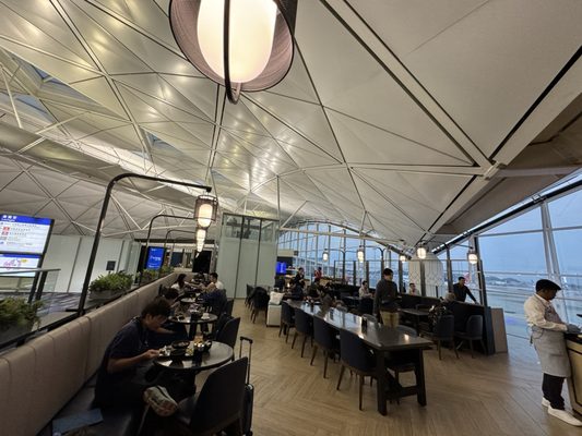 Chase Sapphire Lounge by The Club HKG by null