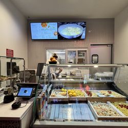 Pastalia - Store front with fresh pastas