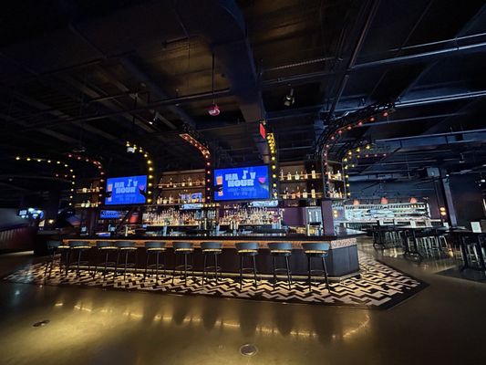 Puttshack - Oakbrook by null