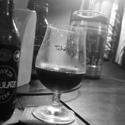 Tchê Café - Veja as opções de cerveja com os atenciosos atendentes.