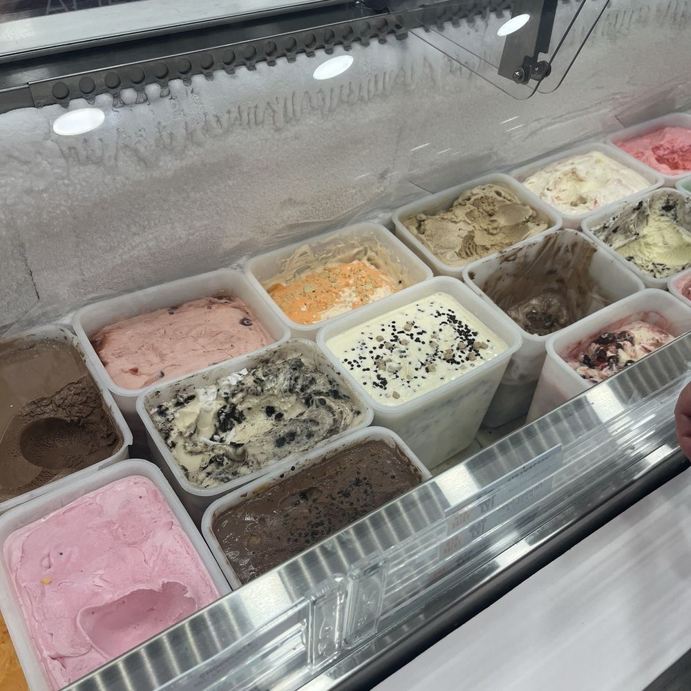 Carvel - Some flavors - Ice Cream & Frozen Yogurt Near Me - New York, New York Carvel - Some flavors - Ice Cream & Frozen Yogurt Near Me - New York, New York