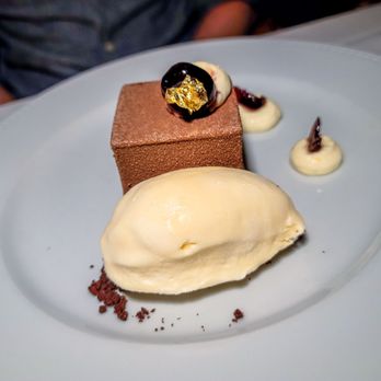 Restaurant le Richmond - a dessert on a white plate - Italian Near Me - Montreal, Quebec