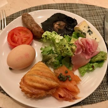 The Langham London - Buffet breakfast - Hotels Near Me - London, XGL