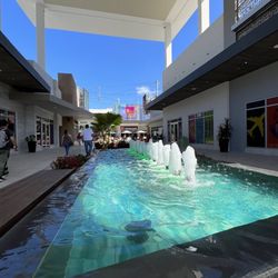 San Patricio Plaza