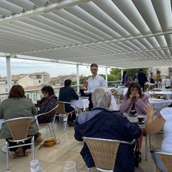 Ciel de Nîmes - These two were excellent servers. The third of course was MIA.