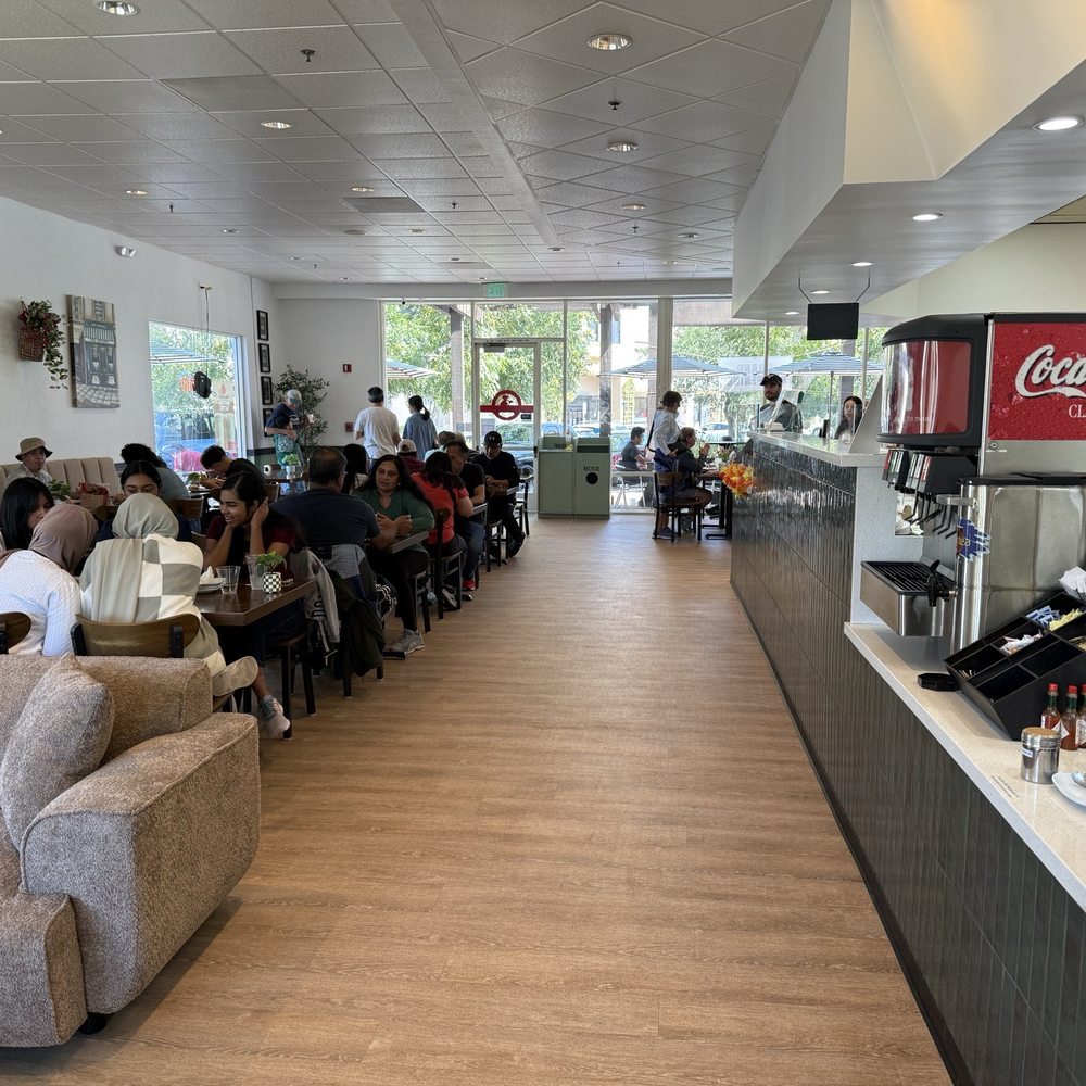 Le Boulanger - Quite a bit of dining space - Bakeries Near Me - San Jose, California Le Boulanger - Quite a bit of dining space - Bakeries Near Me - San Jose, California
