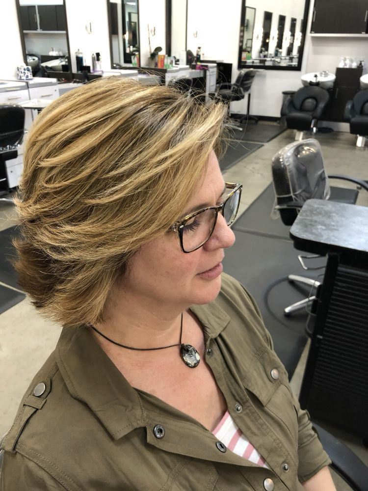 Jeri-Lynn Hair Logo