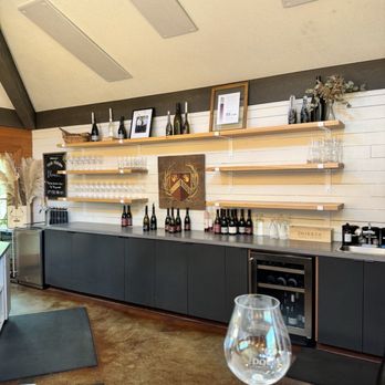 Dobbes Family Winery - Wine bar - Wineries Near Me - Dundee, Oregon Dobbes Family Winery - Wine bar - Wineries Near Me - Dundee, Oregon