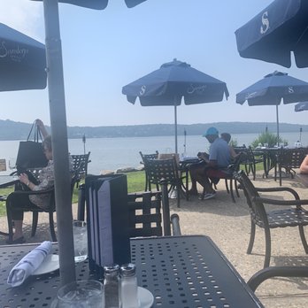 Half Moon - New American Near Me - Dobbs Ferry, New York