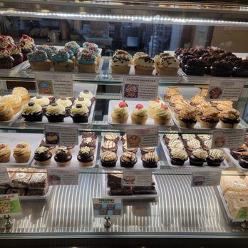 Molly's Cupcakes - Cupcakes Near Me - Chicago, Illinois