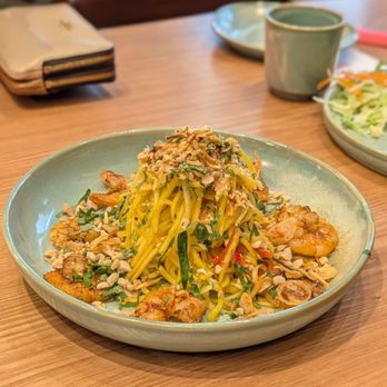 Pho Anh Vu - Mango salad with grilled shrimp - Vietnamese Near Me - Mississauga, Ontario Pho Anh Vu - Mango salad with grilled shrimp - Vietnamese Near Me - Mississauga, Ontario