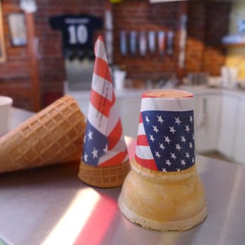 Moo Moo's Creamery - Ice Cream & Frozen Yogurt Near Me - Cold Spring, New York