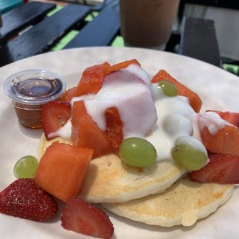 Café Aquamarino - Pancakes and fresh fruit with yogurt - Sandwiches Near Me - Tijuana, BCN Café Aquamarino - Pancakes and fresh fruit with yogurt - Sandwiches Near Me - Tijuana, BCN