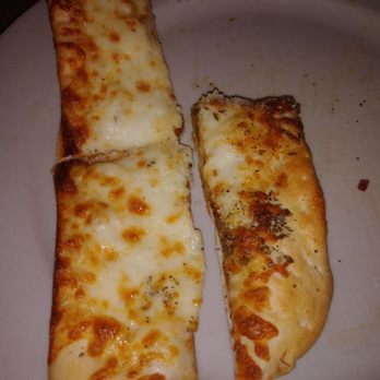 Leonardo's Italian Grille - Trio fromaggio - Pizza Near Me - Romulus, Michigan