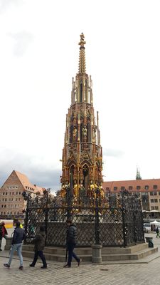 Schöner Brunnen by null