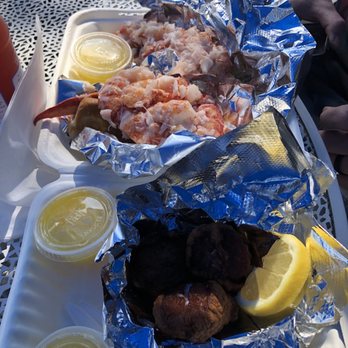 Red's Eats - Lobster roll, scallops - Seafood Near Me - Wiscasset, Maine