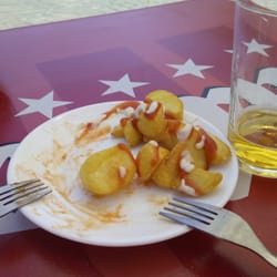 El Trabuco - Papas bravas acompañando la cervecita del Domingo de Ramos