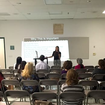 Ilana Muhlstein, RD - Giving a Workshop to Parents on Feeding Their Children Healthily - Nutritionists Near Me - Beverly Hills, California Ilana Muhlstein, RD - Giving a Workshop to Parents on Feeding Their Children Healthily - Nutritionists Near Me - Beverly Hills, California