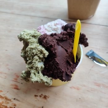 Dolcezza - Chocolate, Pistachio, and Mascarpone (Large) - Coffee & Tea Near Me - Washington, DC, District of Columbia