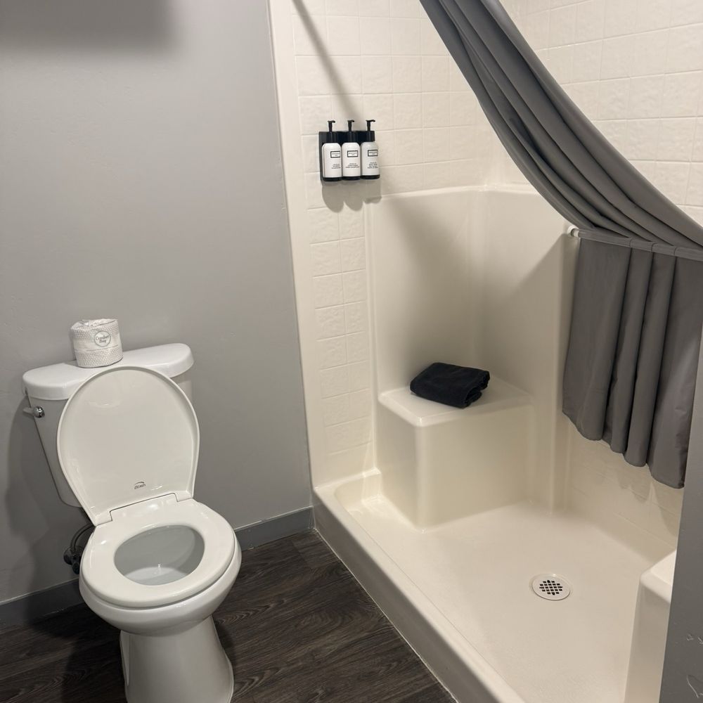 Americana Modern Hotel - Hotels Near Me - Redding, California Americana Modern Hotel - Hotels Near Me - Redding, California