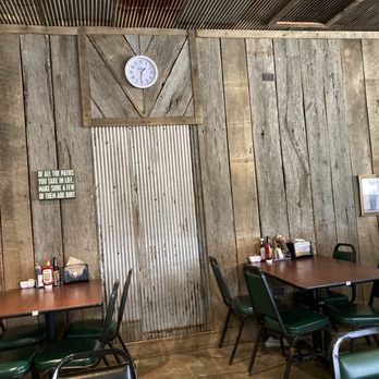 Pop’s Grill - dining area - New American Near Me - Hickory Ridge, Arkansas Pop’s Grill - dining area - New American Near Me - Hickory Ridge, Arkansas