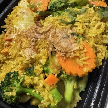 Charm Thai Kitchen - CURRY FRIED RICE - Thai Near Me - Rohnert Park, California