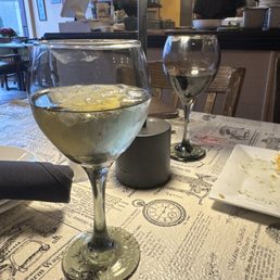 Sauv Blanc and Primativo Red Sauv Blanc and Primativo Red