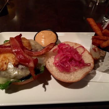 Prime 16 - Maui Burger with sweet potato fries - Burgers Near Me - New Haven, Connecticut Prime 16 - Maui Burger with sweet potato fries - Burgers Near Me - New Haven, Connecticut