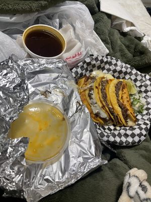 Birrieria Carlos by null