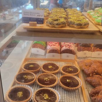 Paris Baguette - Loving all these Dubai chocolate treats. - Bakeries Near Me - Chandler, Arizona Paris Baguette - Loving all these Dubai chocolate treats. - Bakeries Near Me - Chandler, Arizona