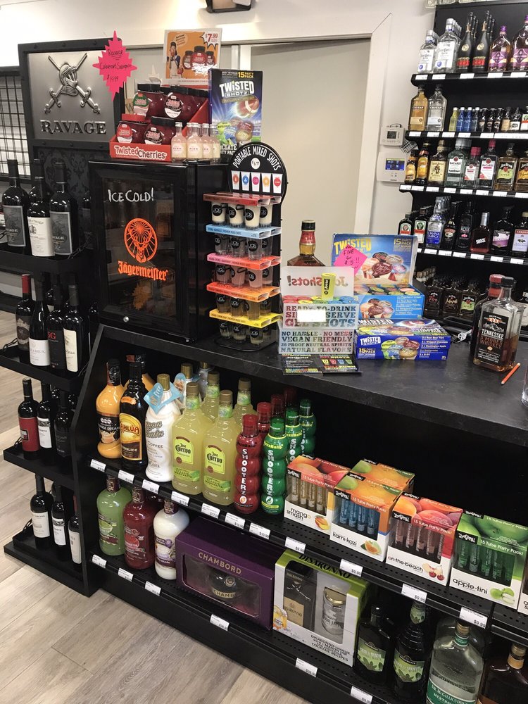SCHROON LAKE WINE & LIQUOR Updated September 2024 11 Photos 977