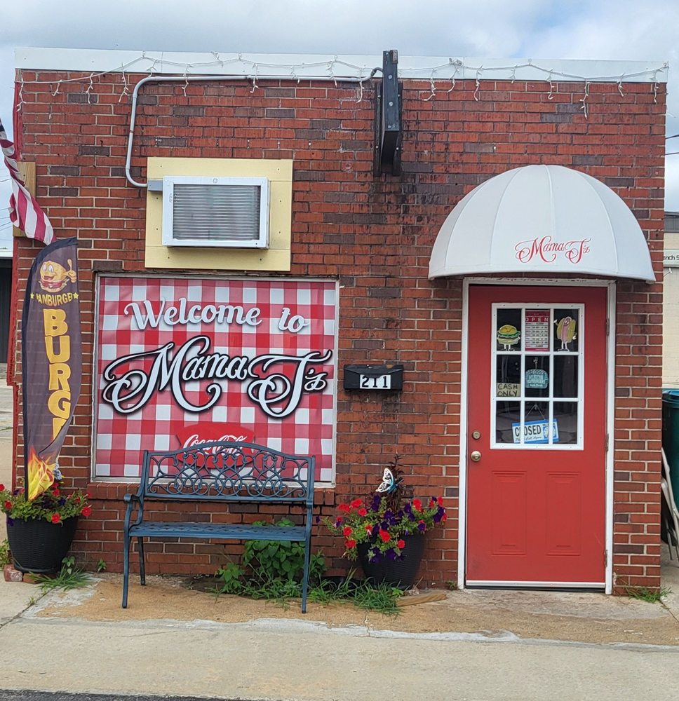 Mama T's Place Logo