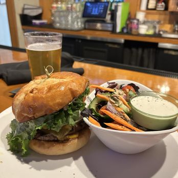 Sunset Alehouse - Burgers Near Me - Issaquah, Washington