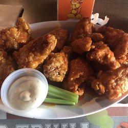 Batter's Box Sports Bar & Grille - 5 honey mustard 5 mild