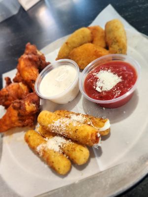 Pauly's Pizza Joint by null