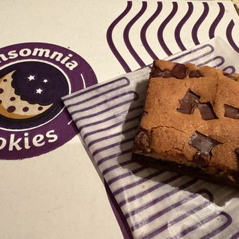 Insomnia Cookies - Chocolate Blondie Brookie! - Desserts Near Me - Ft. Myers, Florida