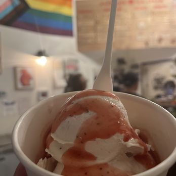 à la minute - Strawberry - Ice Cream & Frozen Yogurt Near Me - Redlands, California à la minute - Strawberry - Ice Cream & Frozen Yogurt Near Me - Redlands, California