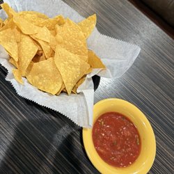 Mexico Restaurant - Chips & salsa