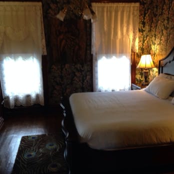Spitzer House Bed & Breakfast - King suite - Hotels Near Me - Medina, Ohio Spitzer House Bed & Breakfast - King suite - Hotels Near Me - Medina, Ohio