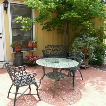 Rose Mansion Bed & Breakfast - Outdoor patio from the Sun Room. - Bed & Breakfast Near Me - Salado, Texas Rose Mansion Bed & Breakfast - Outdoor patio from the Sun Room. - Bed & Breakfast Near Me - Salado, Texas