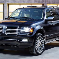 North Florida Shuttle - 2015 Lincoln Navigator w/ 3rd row seating