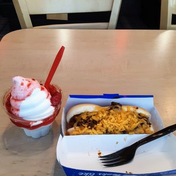 Dairy Queen Grill & Chill - Strawberry sundae and chili cheese dog - Ice Cream & Frozen Yogurt Near Me - Sequim, Washington