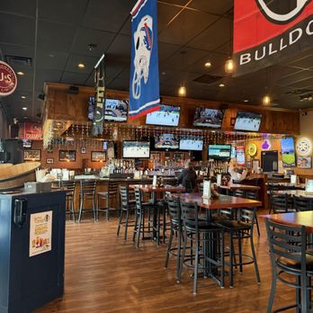 Alpha Charlie's Tap & Tavern - Sports Bars Near Me - Centennial, Colorado