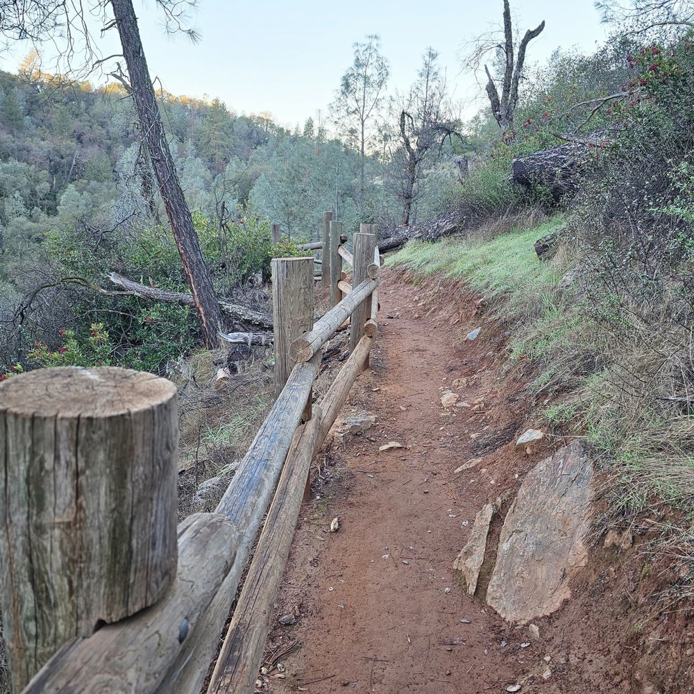 Hidden Falls Regional Park - Hardly any narrow paths, overall pretty easy hike - Parks Near Me - Auburn, California