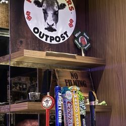 Hogs & Heifers Saloon