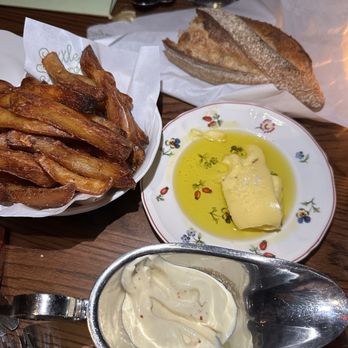 Little Sparrow - Starters: Frites with aioli, baguette with butter, evoo, maudlin salt - French Near Me - Atlanta, Georgia Little Sparrow - Starters: Frites with aioli, baguette with butter, evoo, maudlin salt - French Near Me - Atlanta, Georgia