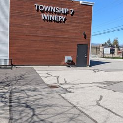 Township 7 Vineyards & Winery - Naramata