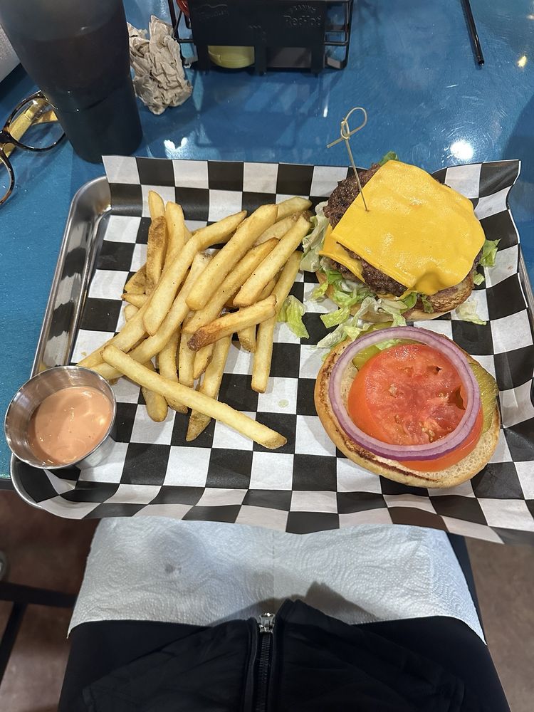 Burnt Lemon Grill Logo